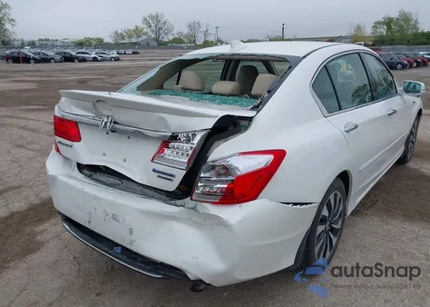 2015 Honda Accord Hybrid Touring z USA, uszkodzony, nr VIN 1HGCR6F71FA013354